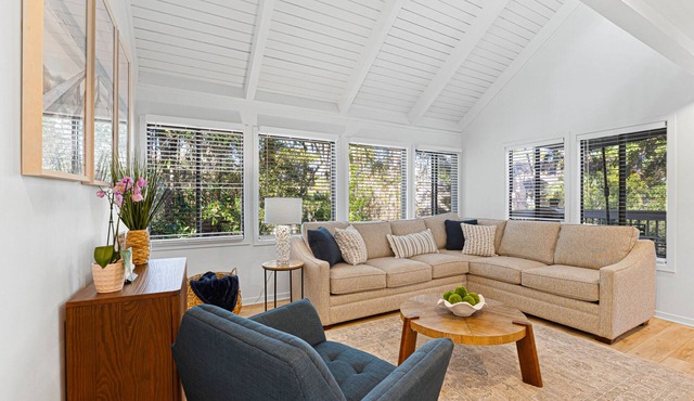 Sea Pines Cottage Sleeps 10 Close to Trails & Beach Bike Everywhere