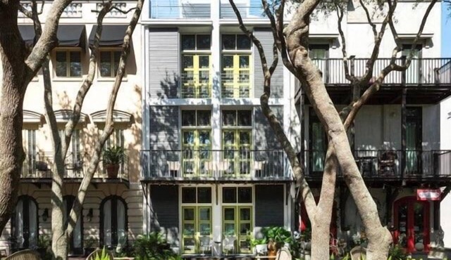 Seaside "Forsythe House" | 3BR | Sleeps 8 | Pet Friendly| Roof Top Terrace 🐶