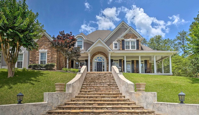 Secluded Acworth Mansion w/Pool + Game Room!