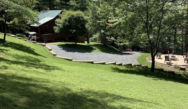 Secluded Mountain Home Nestled in a Private River Community, Wi-Fi, Fire Pit,