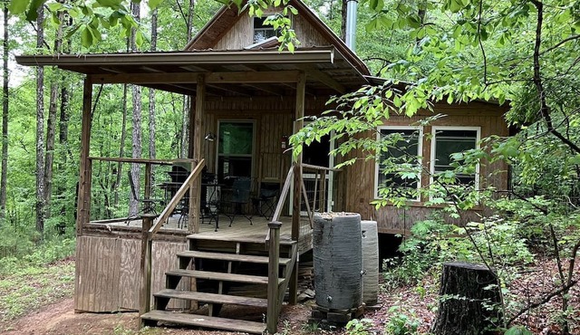 Secluded Woodland Cabin for an Authentic Off-Grid Nature Escape in Fruithurst, Alabama