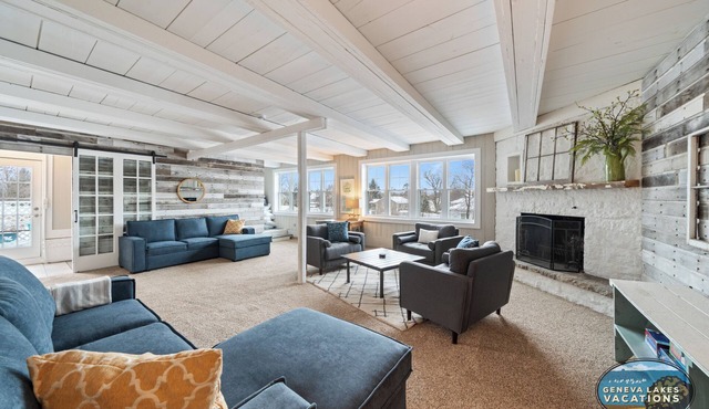 Second Level Elevated Escape |The Crows Nest | 1.9 miles to Fontana and Abbey Resort in Walworth