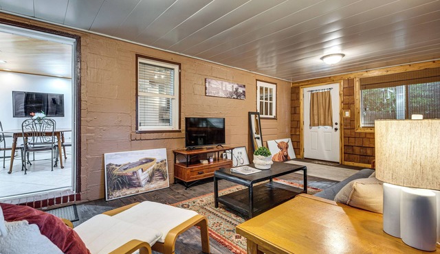 See Int’l Soccer! West Midtown ATL Home w/Deck