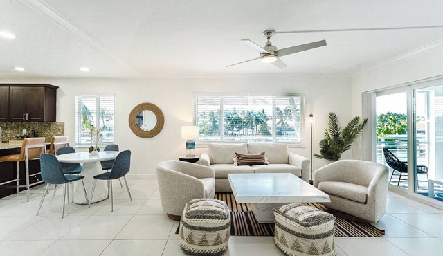 Serene Waterfront 2BR 2BA with Intracoastal Views, Pool, Balcony, Parking