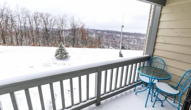 Seven Springs Stoneridge 3 Bedroom Standard Condo, Mountain Views! by RedAwning