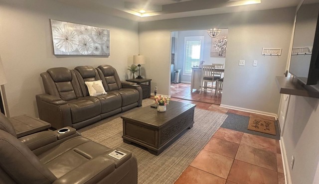 Short term lease/Fully Furnished Home with utilities.