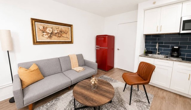 Sleepover | Charming Studio + Gym - Austin TX