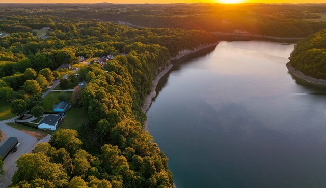Somerset Lakeview Living