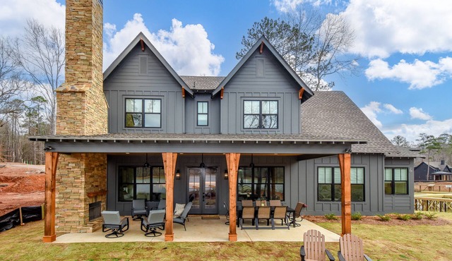 SOUTHERN CHARM-Enchanting 5BR house in new Magnolia Cove development-Waterfront!