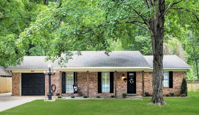 Southern Comfort. 3bd/2ba house in downtown Conway