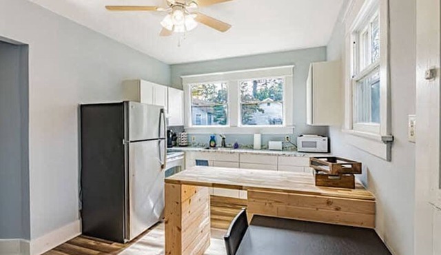 Southern Serenity-3br w Fenced Yard