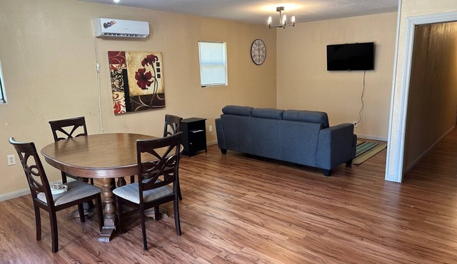 Spacious 3-Bedroom Home. Cajun Capital of Texas. Great for Fishing & Turnarounds