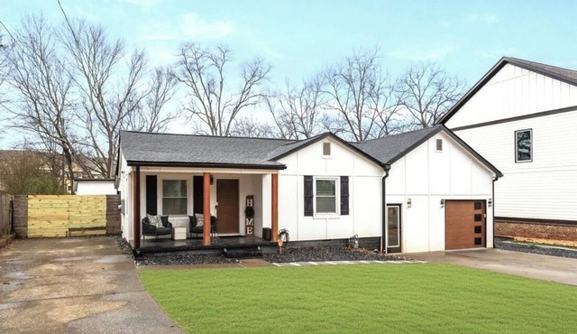 Spacious 4-bedroom 3.5 Bath, fenced home with Gym 10 min from Braves Stadium