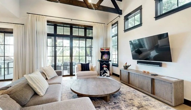 Spacious 4 Bedroom Designer Home within the gates of The Reserve!