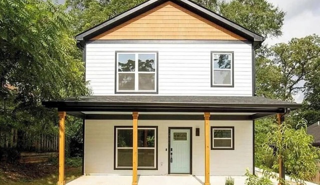 Spacious 4-bedroom house in serene Atlanta with AC comfort