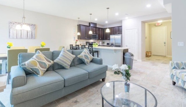 Spacious 4BR Kissimmee Townhome in Osceola County, perfect for families!