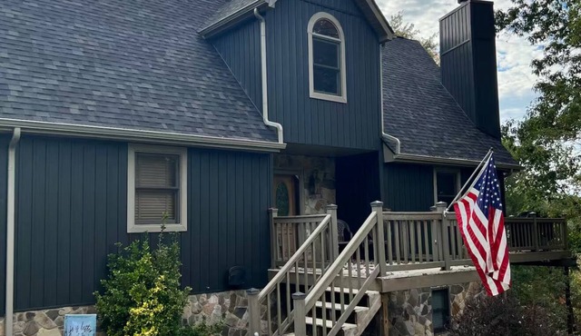 Spacious 5-bedroom house in lovely Mount Nebo with Hot Tub with lake views