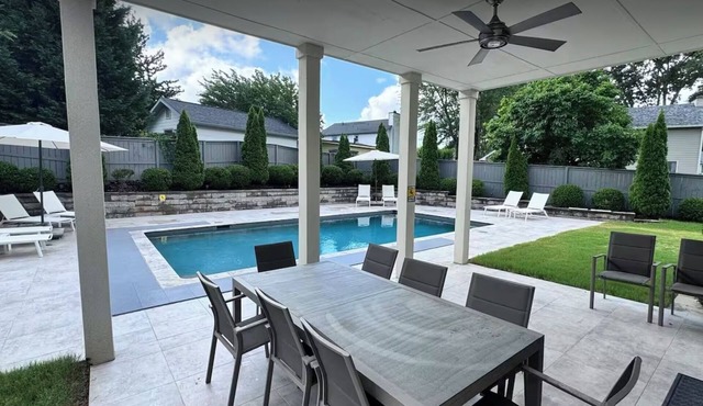 Spacious 5-bedroom house w Saltwater pool close to Braves, PG baseball, Roswell