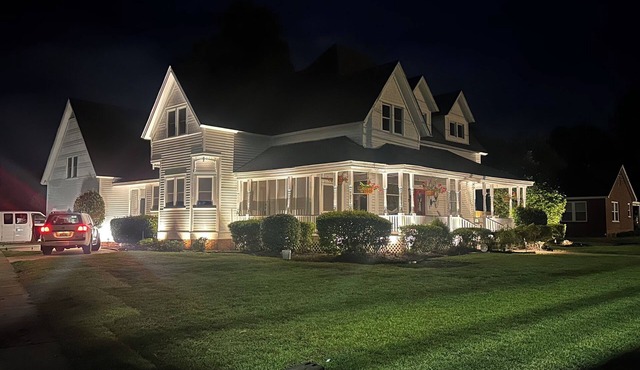 Spacious 5-bedroom house in charming Jackson with WiFi, AC