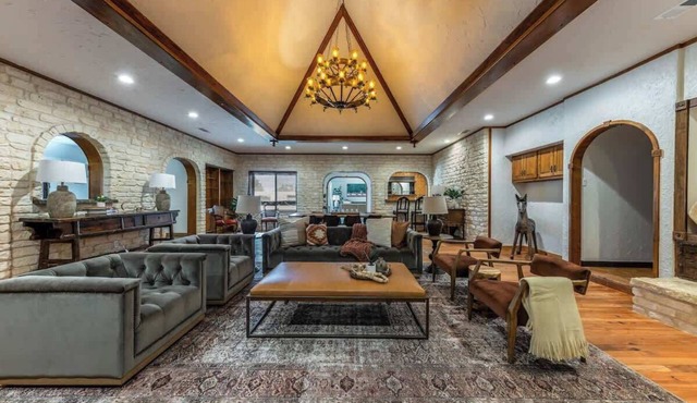Spacious 90 Acre Ranch, Ideal for Families, Reunions, Events, Sleeps 13