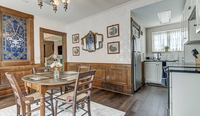 Spacious Carriage House | Private Entrance | Historic & Stylish
