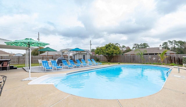 Spacious Family Pool Home near white sand beaches