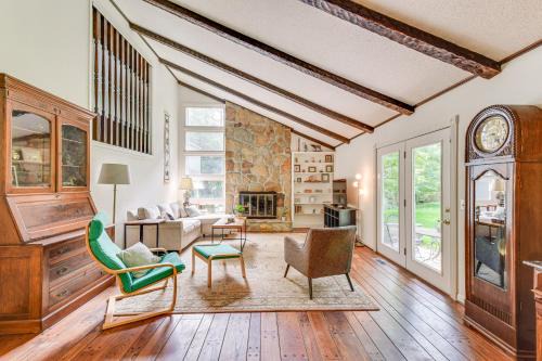 Spacious Home w/Porch, 4 Mi to Downtown Clemson!