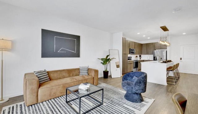 Spacious Oasis with Pool, Gym, and Stunning City Views