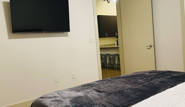 SPACIOUS SUITE IN PRIME LOCATION