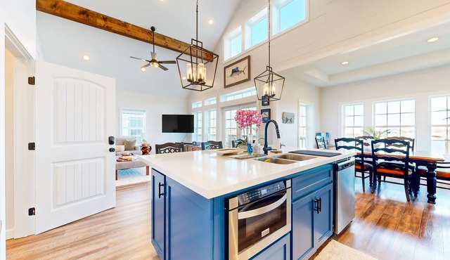 Spacious water view home full of nautical charm - balcony, grill, chef's kitchen