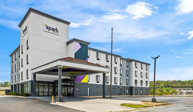 Spark by Hilton Pelham Birmingham I 65