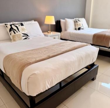 SPECIAL Beautiful Modern Beach Condo