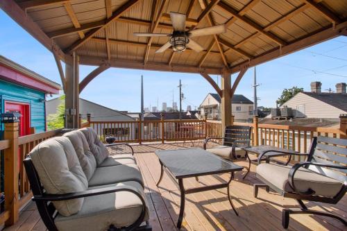 Spectacular Roof Top Deck - Luxury 3 bedroom