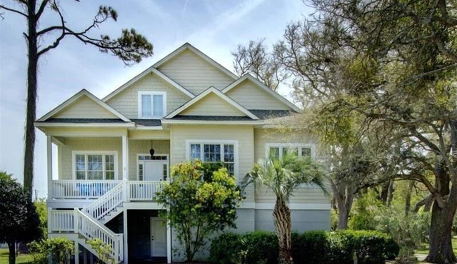 Spectacular Sunrise - beautiful home with pool and steps away from beach!