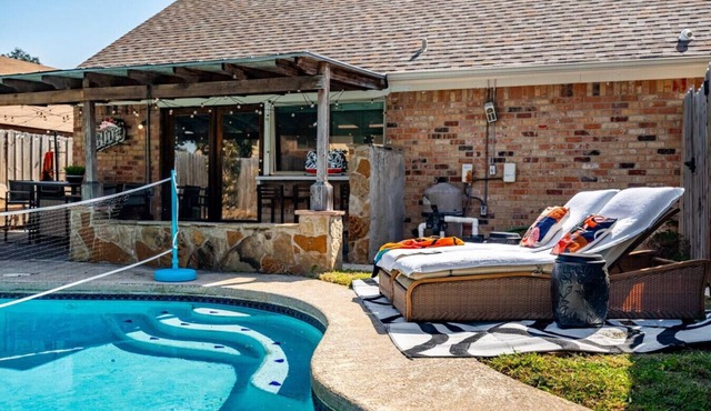 Splash Zone! BBQs, Bonfires & Pool Volleyball!