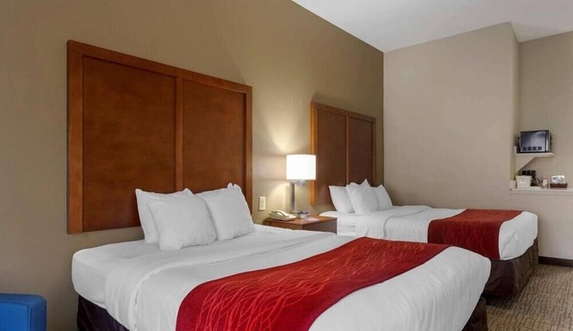 Springplace Inn & Suites