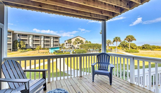 St Helena Island Condo w/Pool & Beach Access!