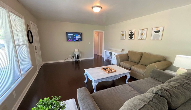 Stay @ The Orchid - Remodeled & 13 Minutes to DT