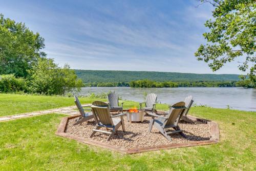 Steps to Susquehanna River: Hot Tub Hideaway!