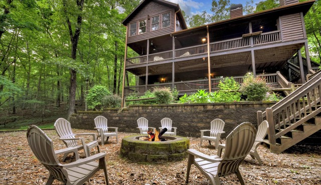 Stokes Haven | Pet Friendly | Hot Tub | Creek