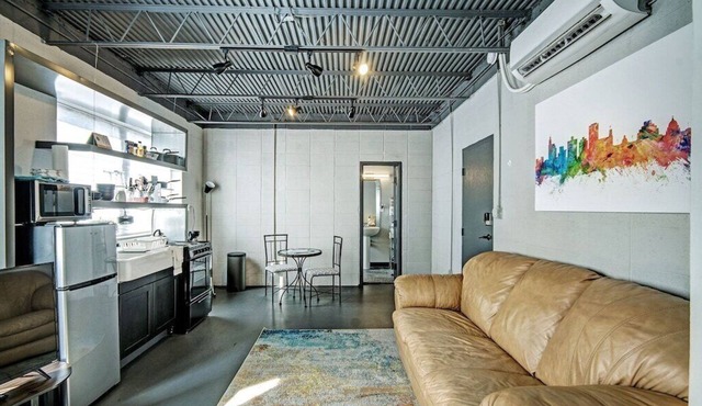 Studio Apartment Above a Coffee Shop Heart of City