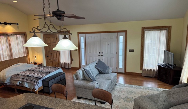 Studio in Beverly West Virginia. Idea for travel nurses or long term stays.