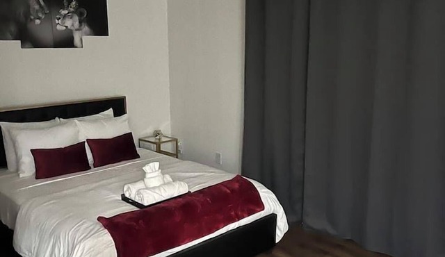 Studio Suite - Mins 2 Von Braun|DWTN|Space&Rocket!