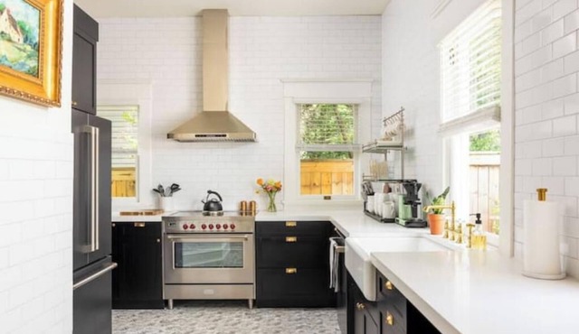 Stunning and Spacious 4BDR, 4.5BA Historic Home w/gated Parking in Inman Park!