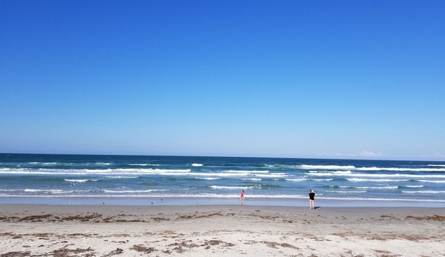SUMMER BEACH DEALS SUGARMILL CC SHORT RIDE TO THE BEACH AND ALL.