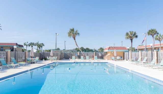 Summer Vacation/Close to St Augustine/Steps to Beach, Pool, Dock/Beach Supplies