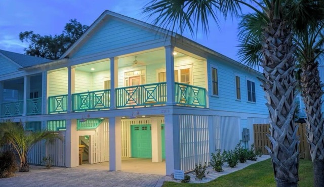 Sunlit Seascape brand new build with a private pool