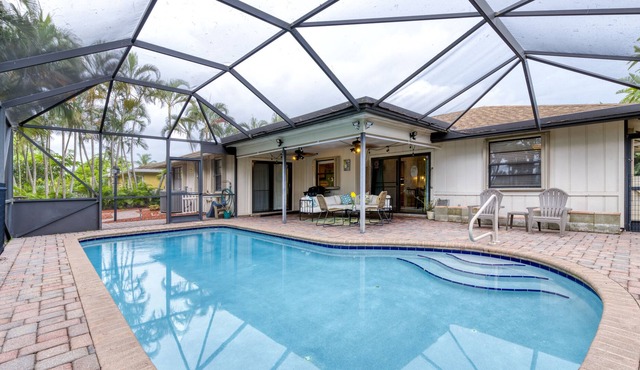 Sunny 3BRD Private Screened In Pool On The Golf Course!
