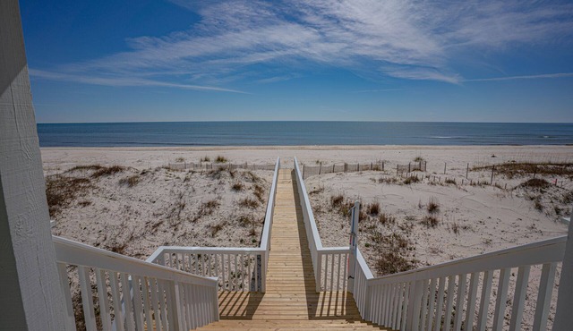 Sunshine & Savings 20% OFF! House on East End, 3BR/2.5BA