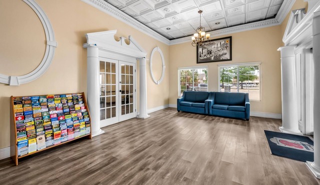 Super 8 by Wyndham Metairie